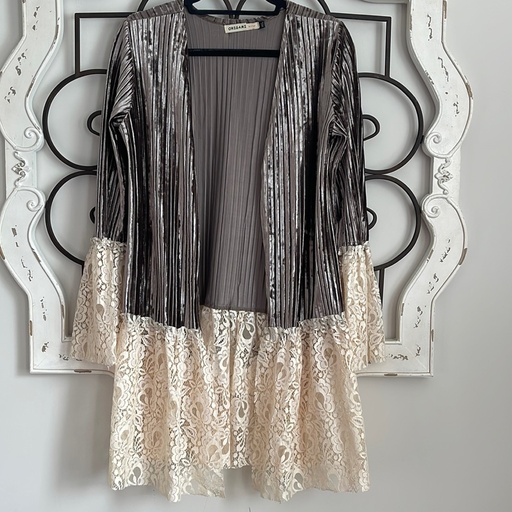 ORIGAMI BY VIVIAN VELVET WITH LACE CARDIGAN/DUSTER SIZE M/L